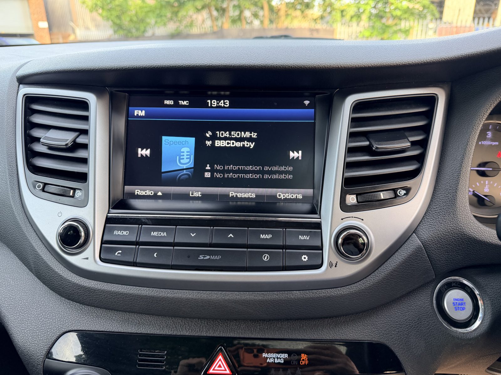 Hyundai TUCSON 2015 — photo 11