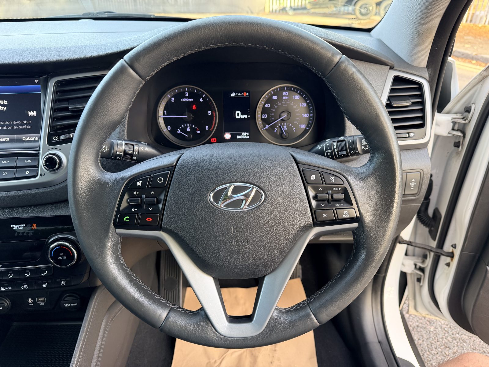 Hyundai TUCSON 2015 — photo 8