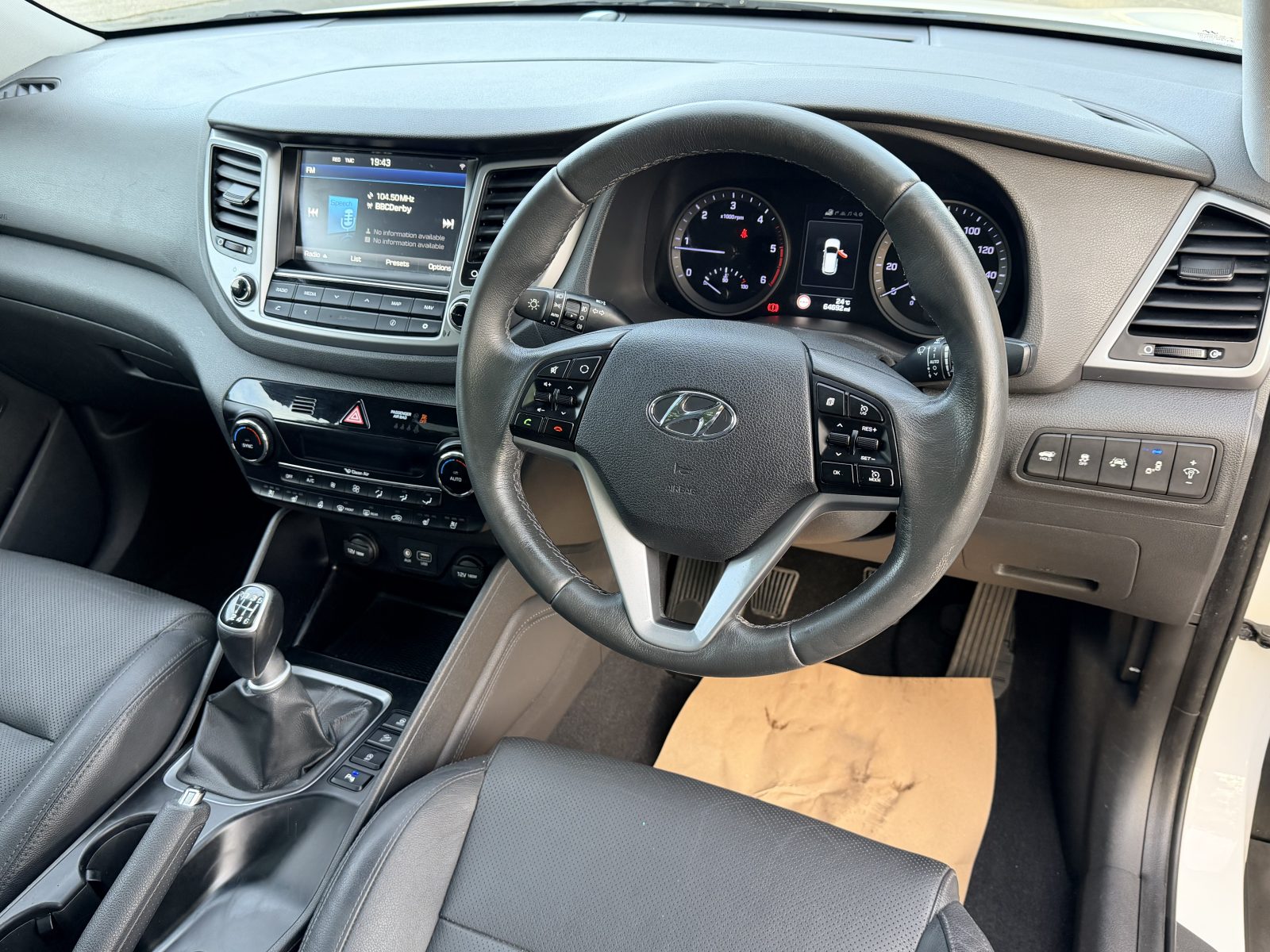 Hyundai TUCSON 2015 — photo 3
