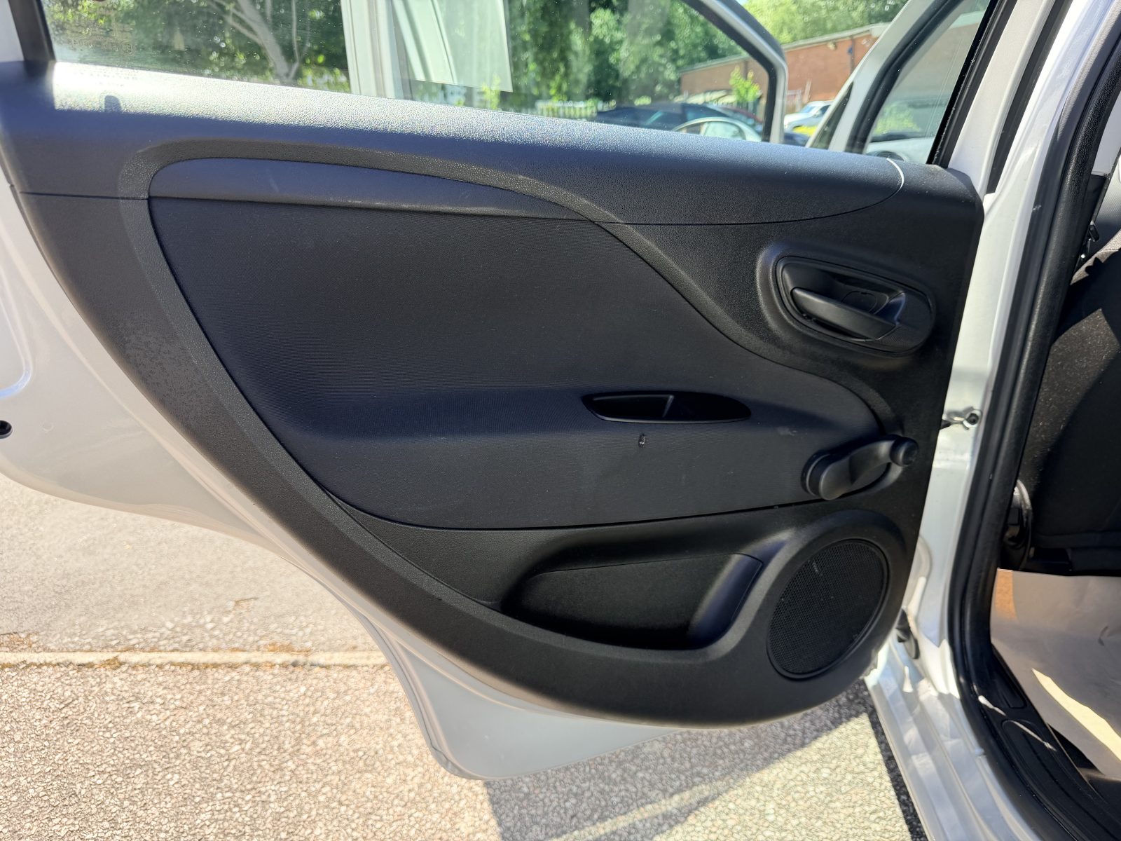 Fiat Punto Pop + 1.2 Pop + Hatchback 5dr Petrol Euro 6 (69 bhp) — photo 30