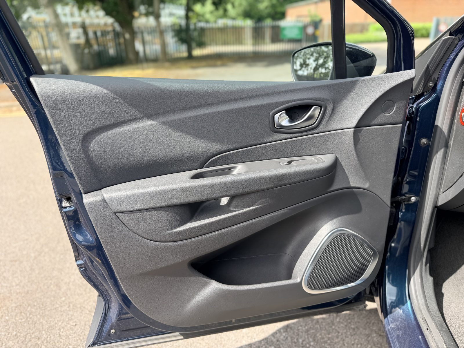1.2 TCe ENERGY Dynamique S Nav SUV 5dr Petrol Manual Euro 6 (s/s) (120 ps) — photo 30