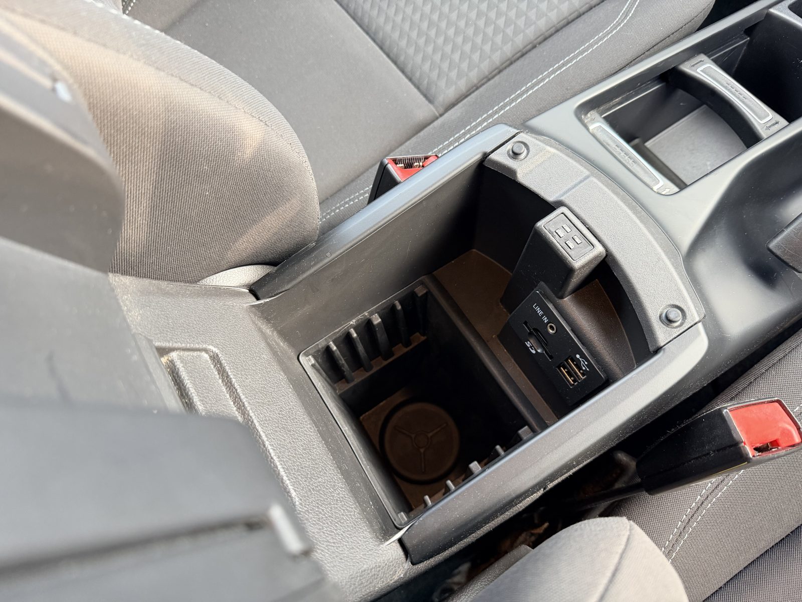 Ford C-Max Zetec TDCi 2016 — photo 50
