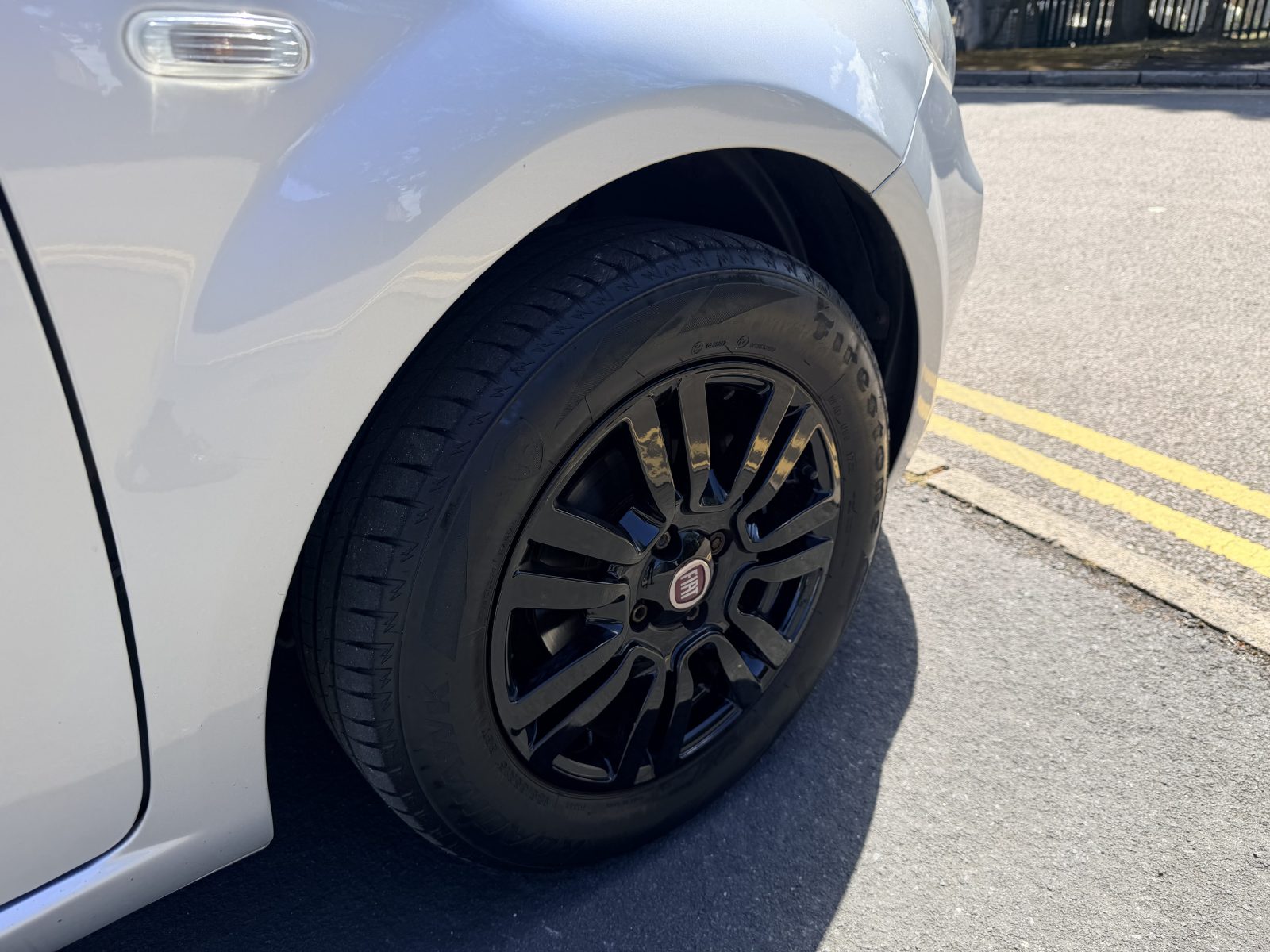 Fiat Punto Pop + 1.2 Pop + Hatchback 5dr Petrol Euro 6 (69 bhp) — photo 20