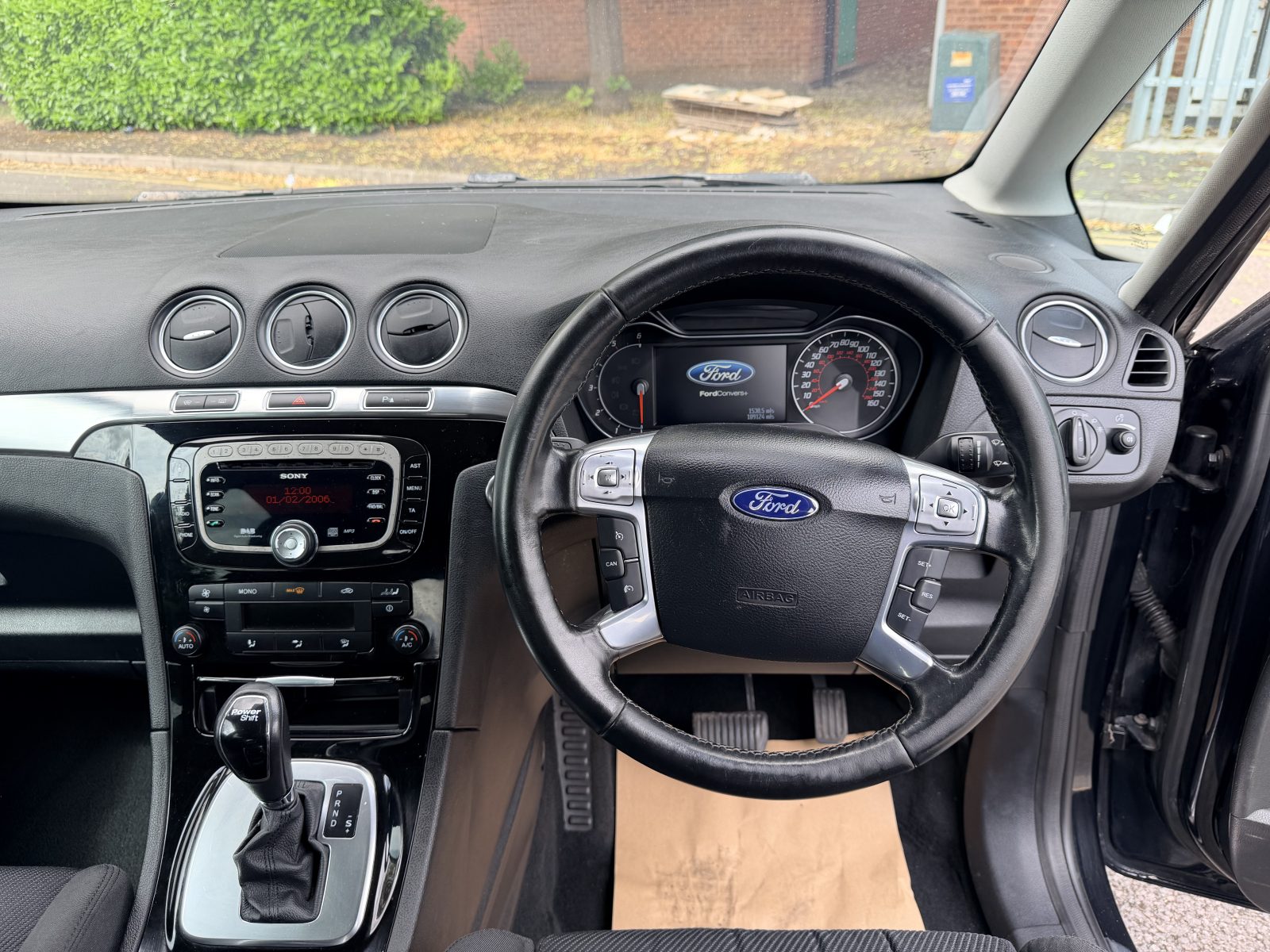 Ford Galaxy 2014 — photo 11