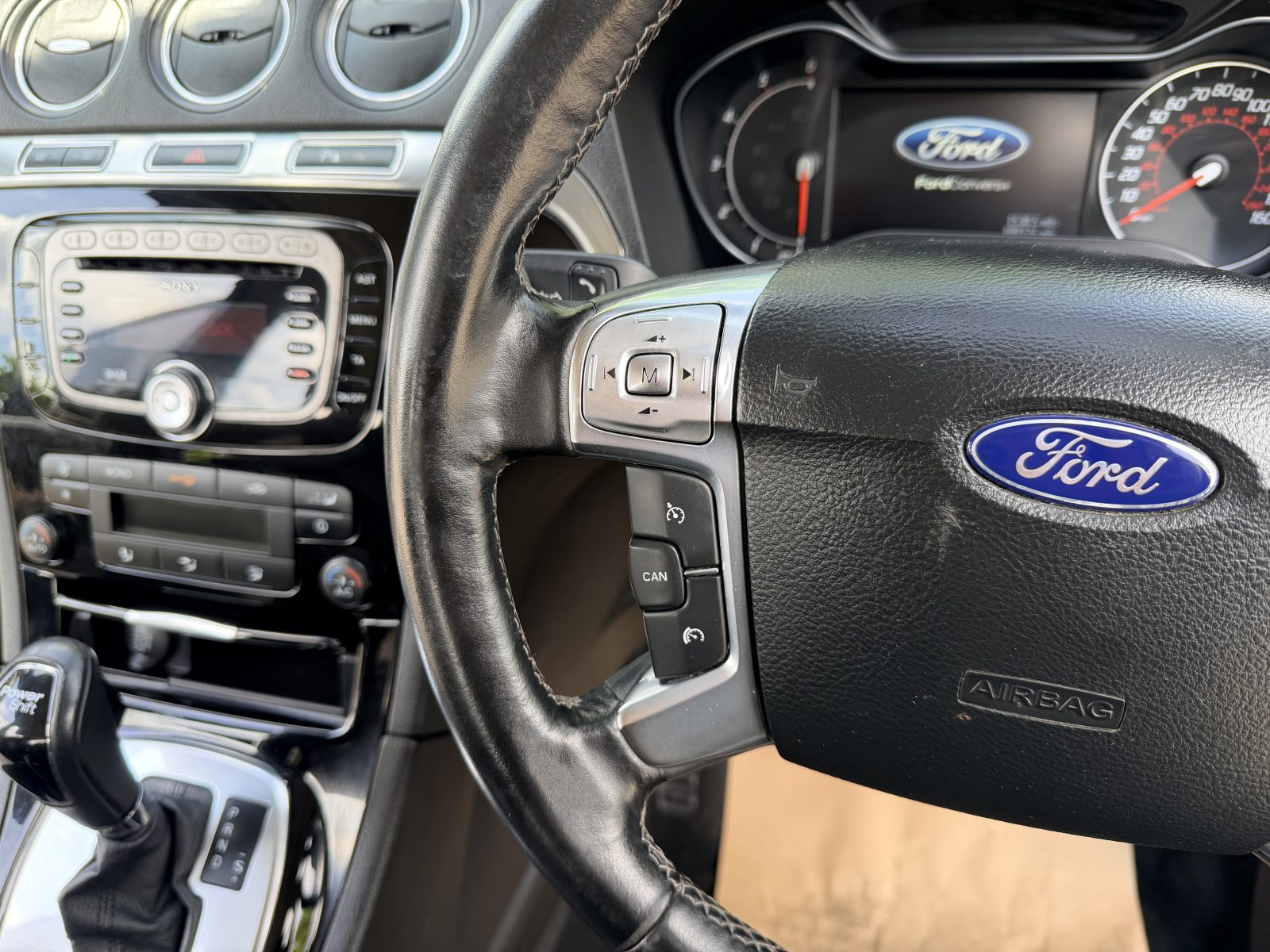 Ford Galaxy 2014 — photo 19