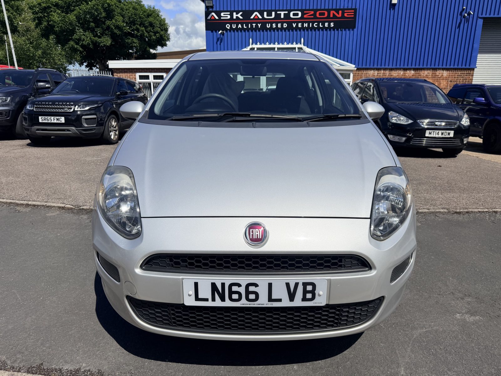 Fiat Punto Pop + 1.2 Pop + Hatchback 5dr Petrol Euro 6 (69 bhp) — photo 8
