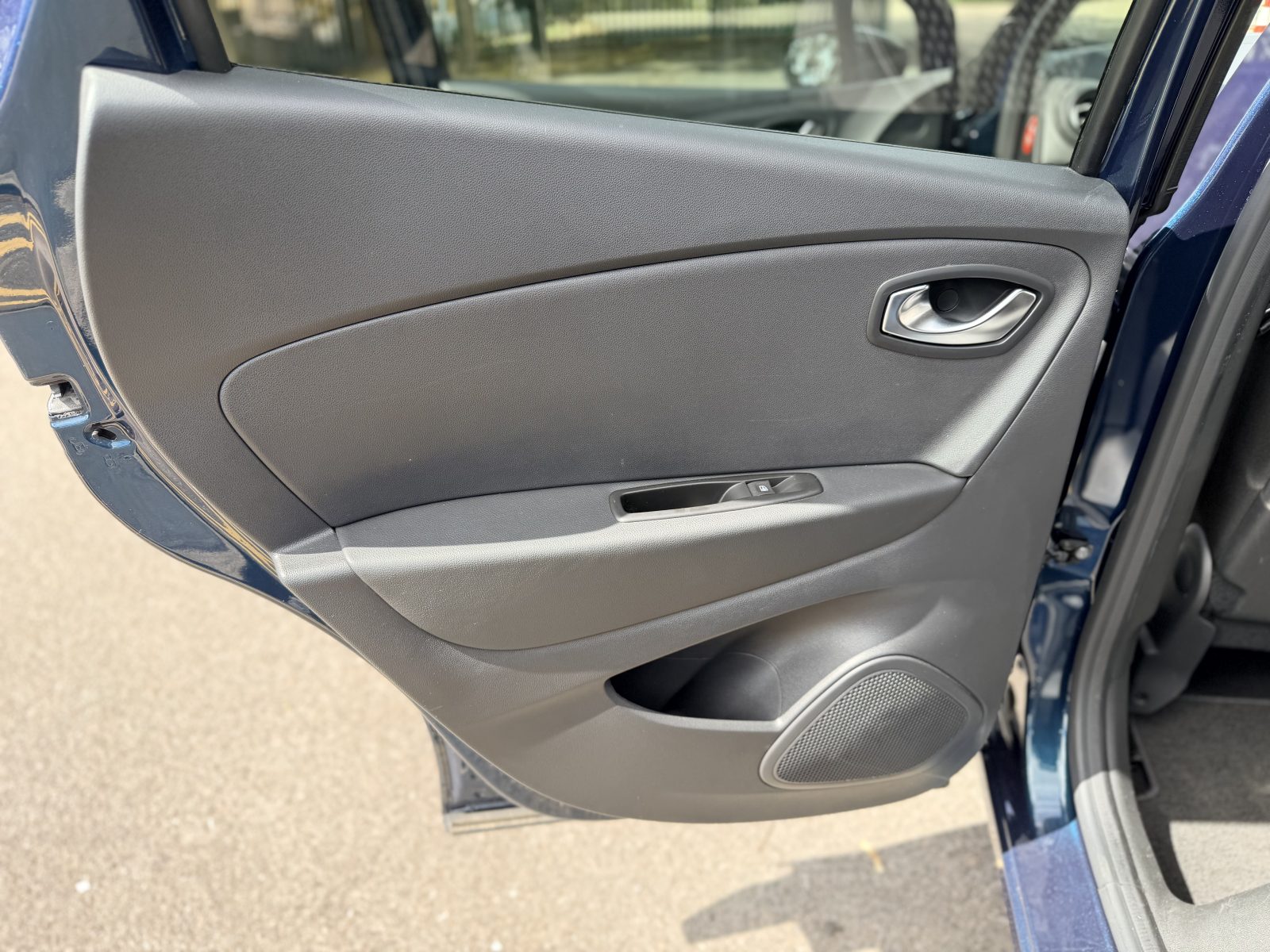 1.2 TCe ENERGY Dynamique S Nav SUV 5dr Petrol Manual Euro 6 (s/s) (120 ps) — photo 29