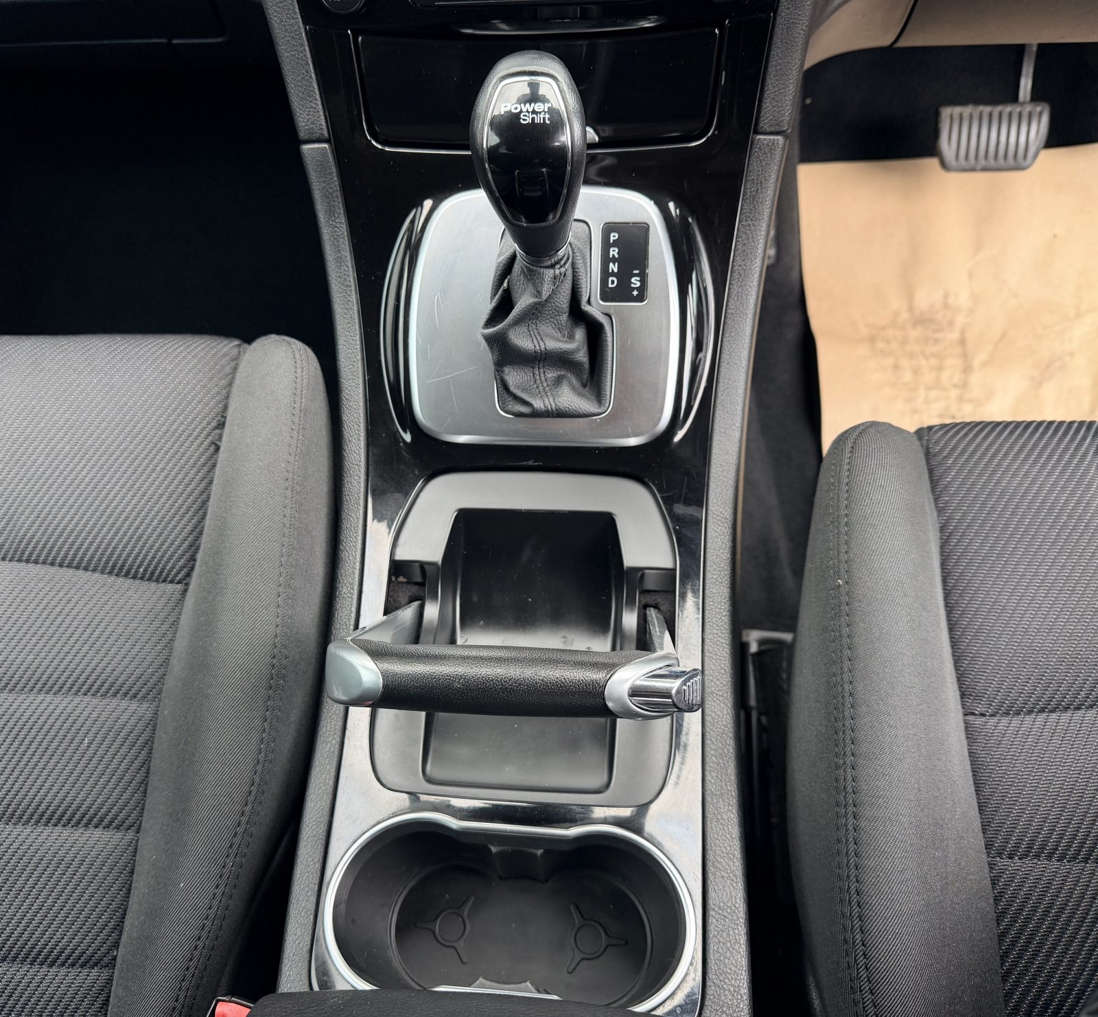 Ford Galaxy 2014 — photo 26