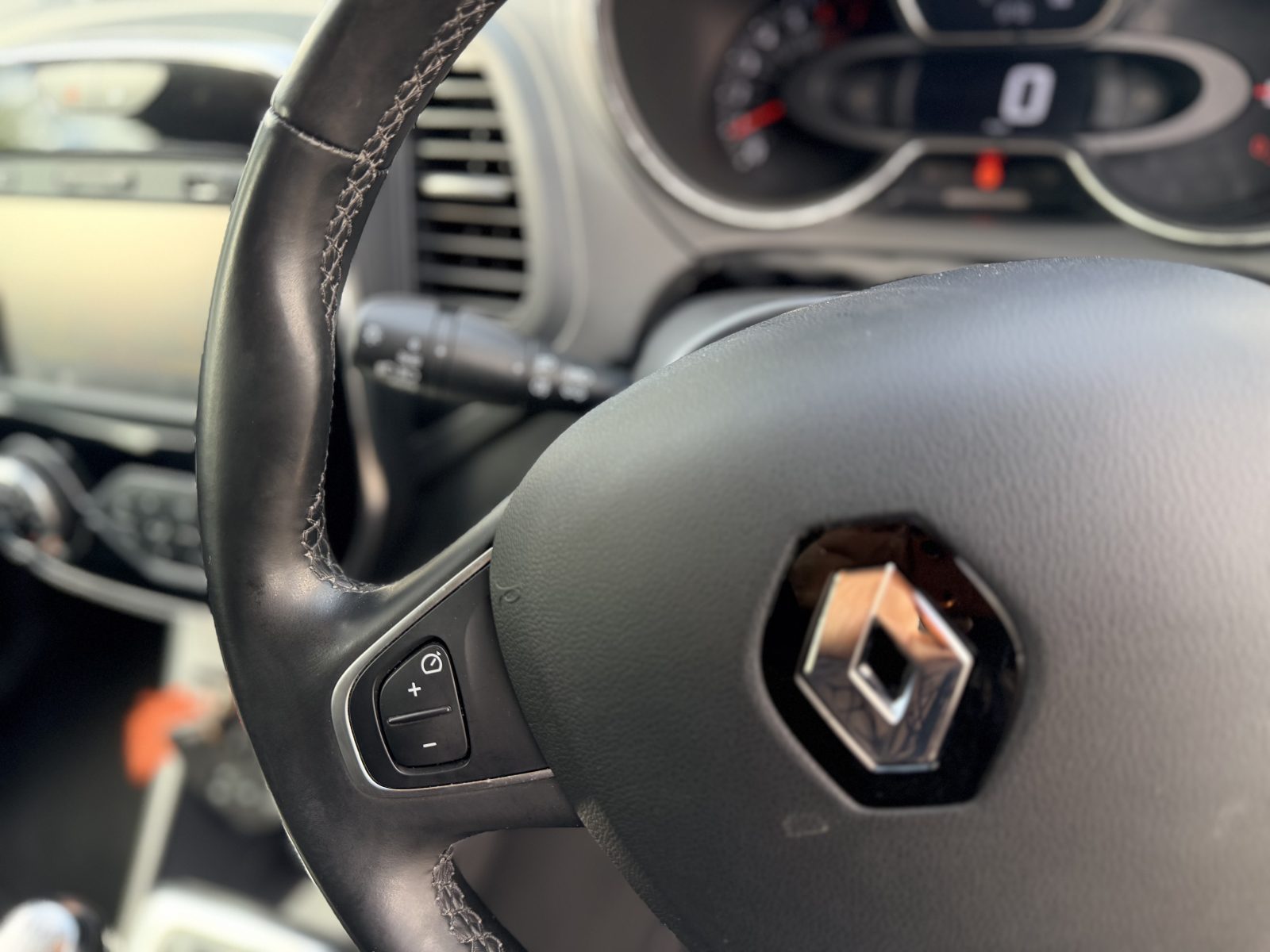 1.2 TCe ENERGY Dynamique S Nav SUV 5dr Petrol Manual Euro 6 (s/s) (120 ps) — photo 18