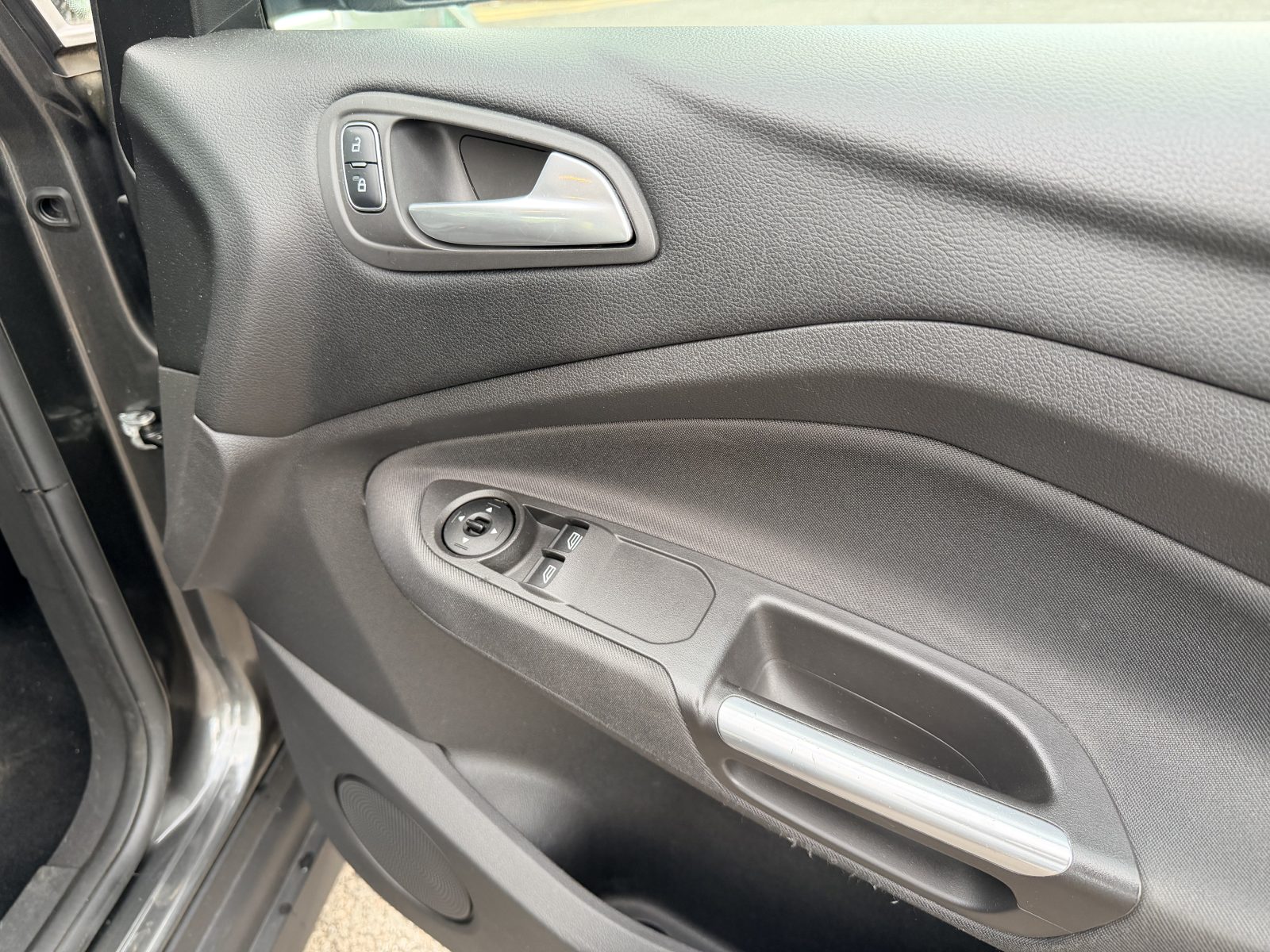 Ford C-Max Zetec TDCi 2016 — photo 55