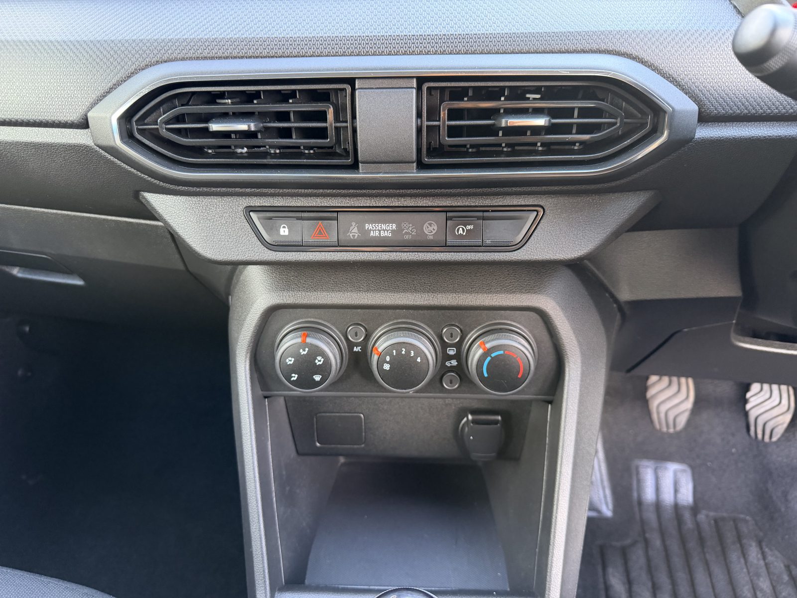 Dacia Sandero 1.0 SCe Essential Euro 6 2021 — photo 19