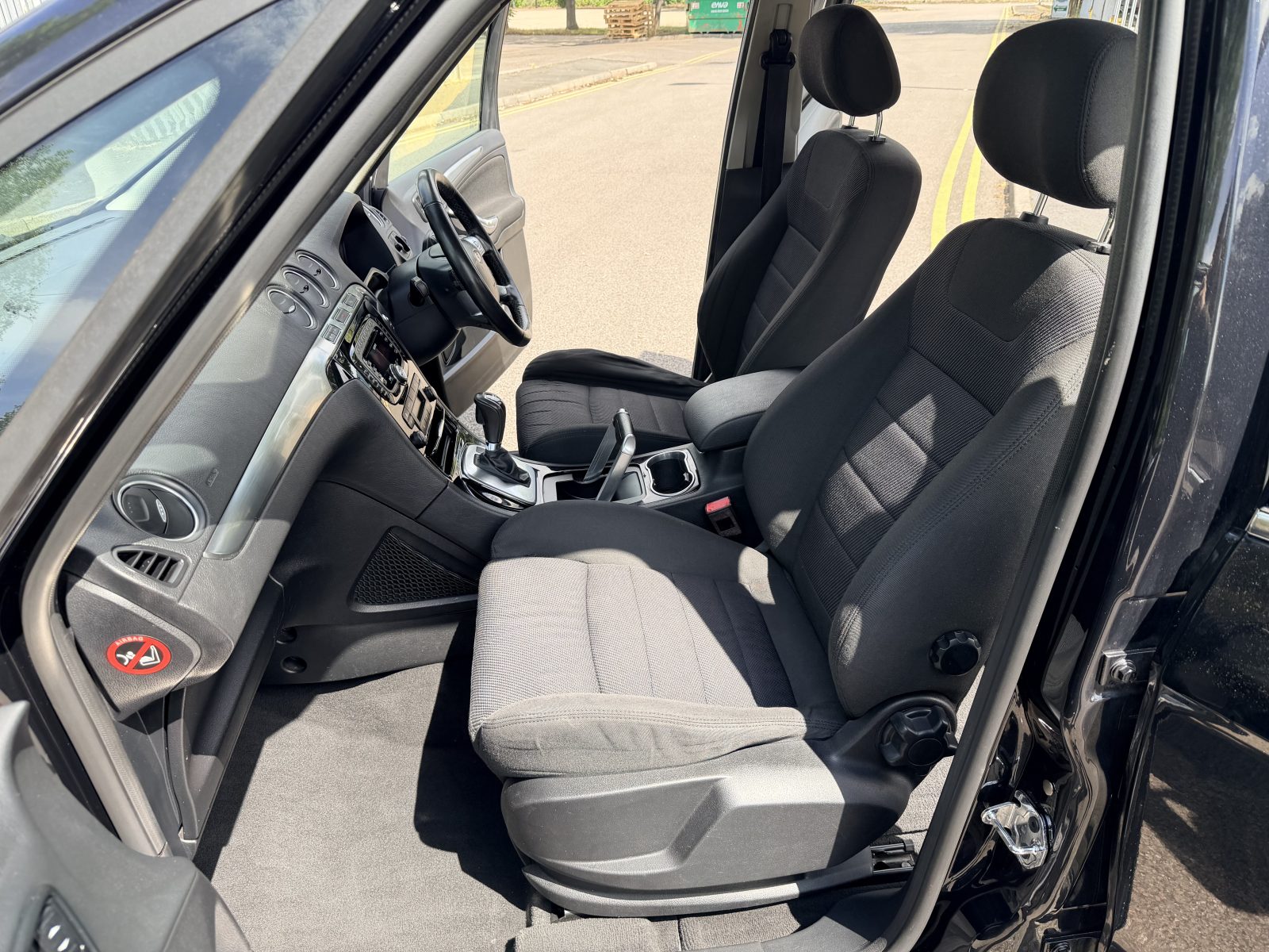 Ford Galaxy 2014 — photo 15