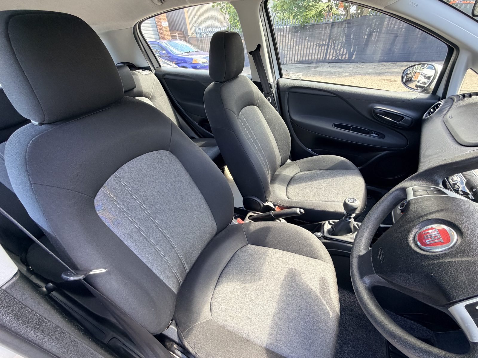 Fiat Punto Pop + 1.2 Pop + Hatchback 5dr Petrol Euro 6 (69 bhp) — photo 15