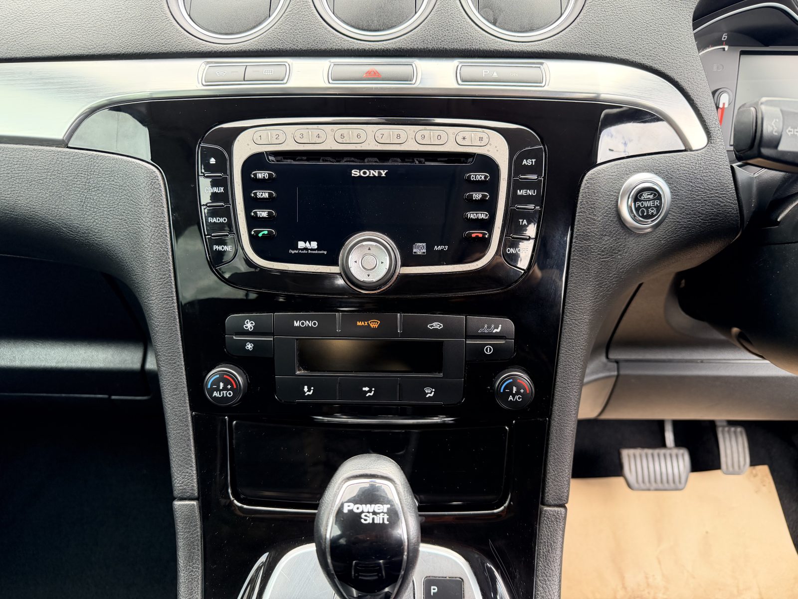 Ford Galaxy 2014 — photo 14