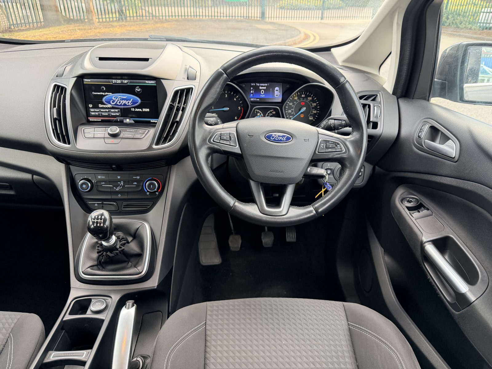 Ford C-Max Zetec TDCi 2016 — photo 2