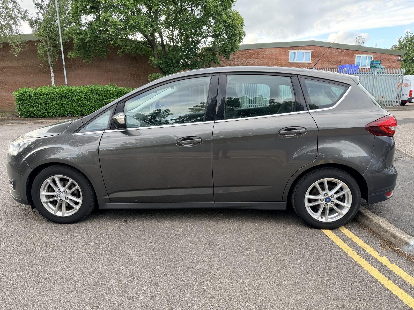 Ford C-Max Zetec TDCi 2016 — photo 6