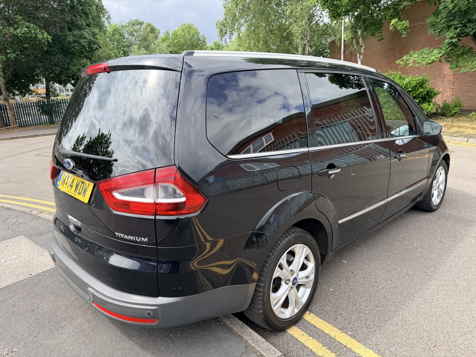 Ford Galaxy 2014 — photo 9