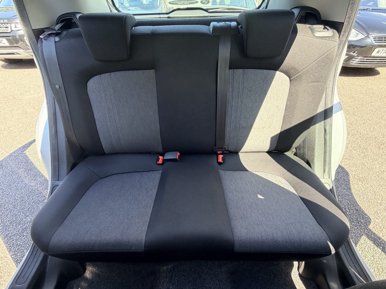 Fiat Punto Pop + 1.2 Pop + Hatchback 5dr Petrol Euro 6 (69 bhp) — photo 33
