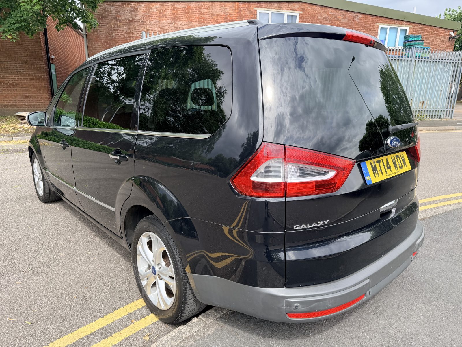 Ford Galaxy 2014 — photo 8