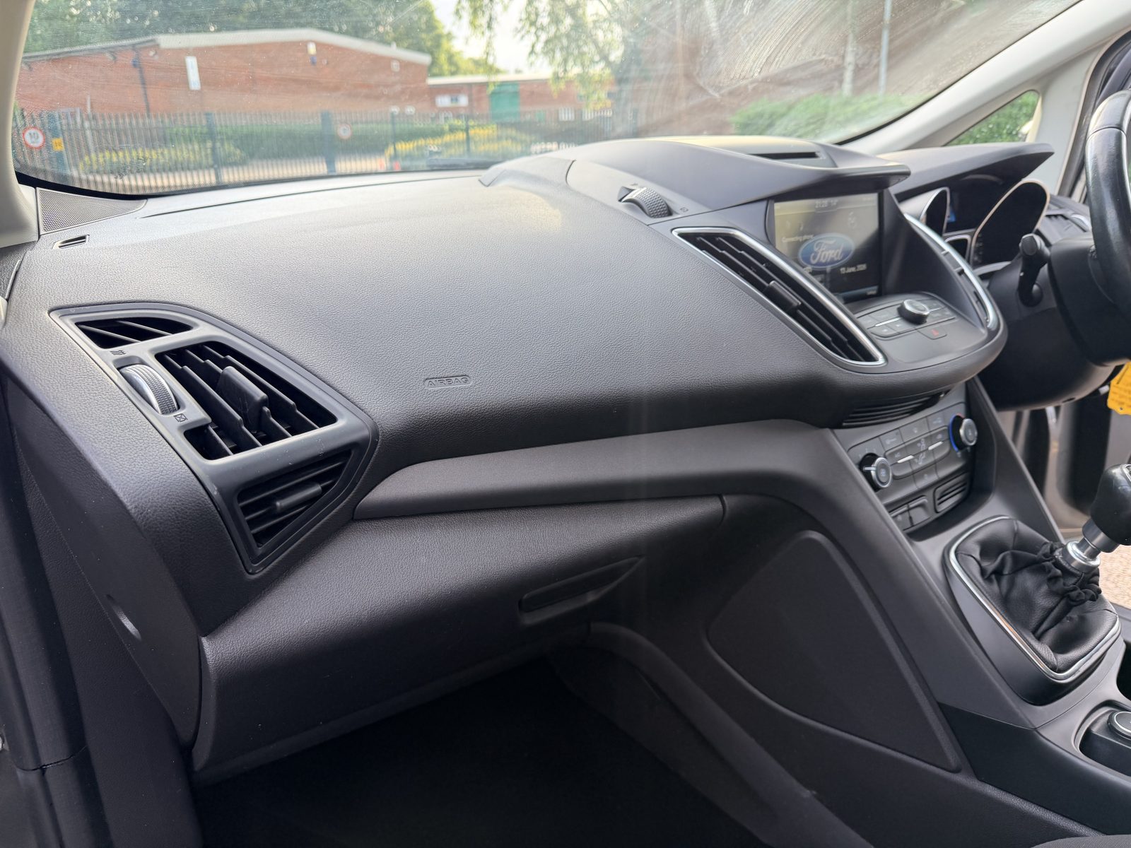 Ford C-Max Zetec TDCi 2016 — photo 45