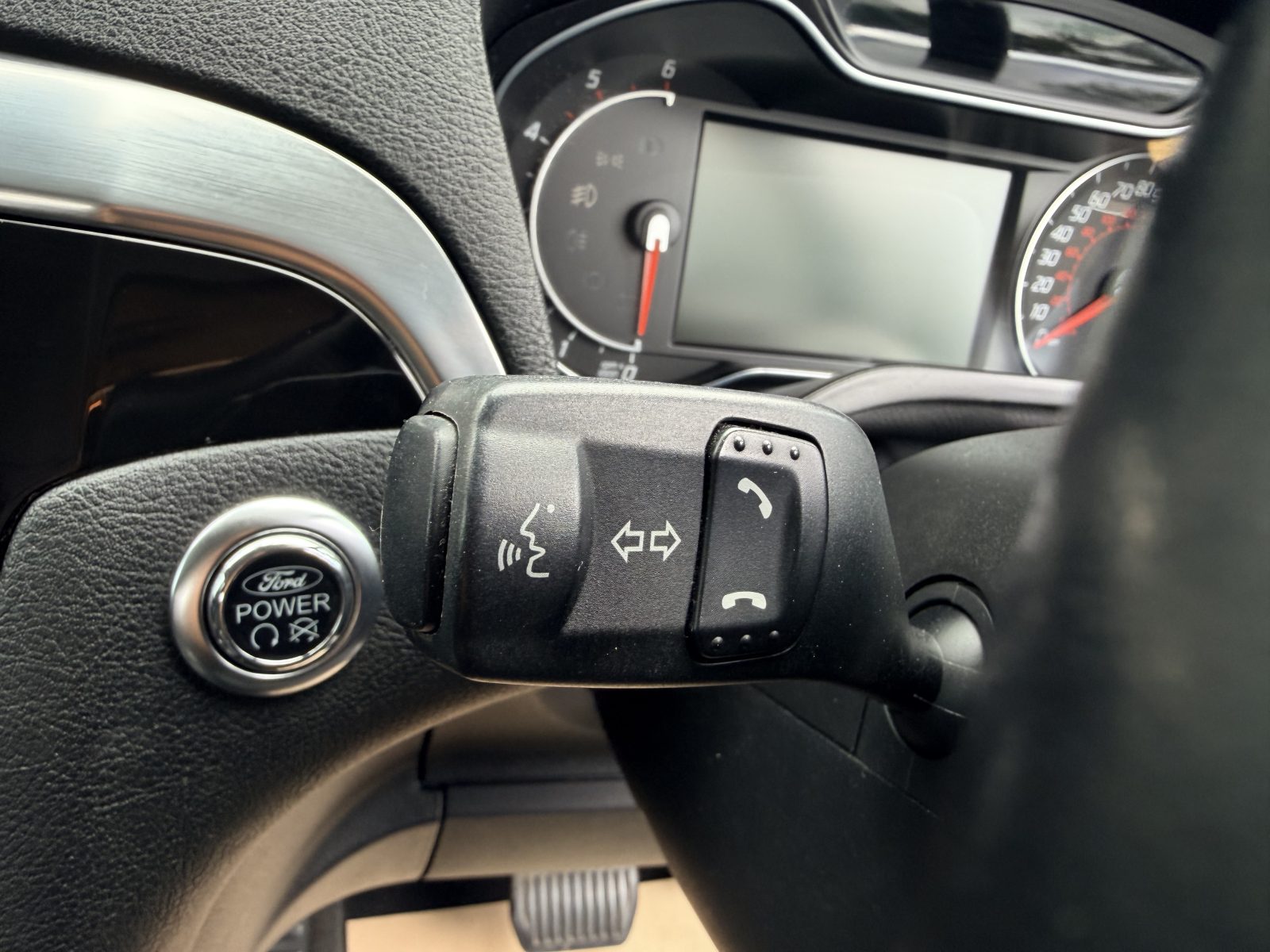 Ford Galaxy 2014 — photo 29