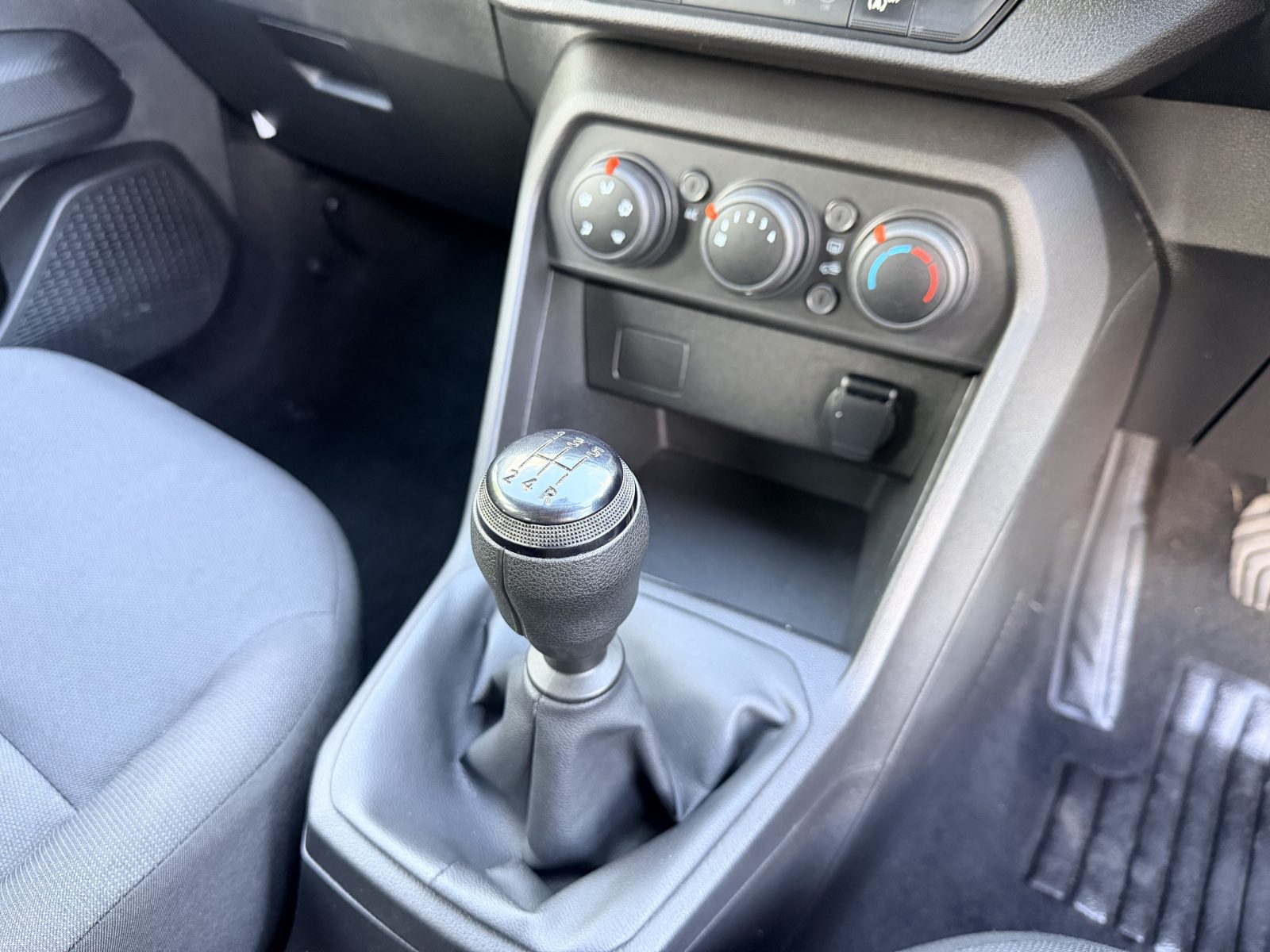 Dacia Sandero 1.0 SCe Essential Euro 6 2021 — photo 26