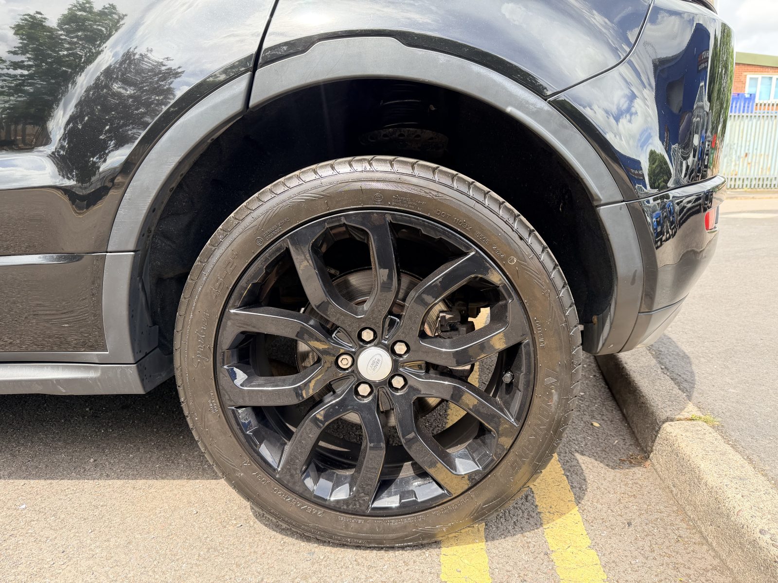 Land Rover Range Rover Evoque HSE Dynamic Auto 4WD 2017 — photo 52