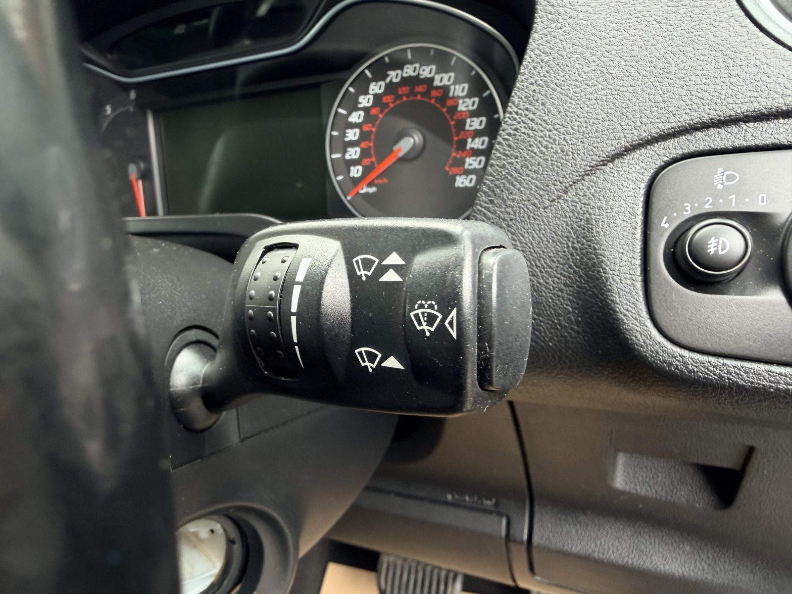 Ford Galaxy 2014 — photo 28