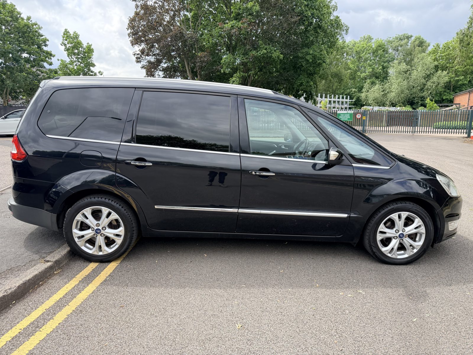 Ford Galaxy 2014 — photo 3