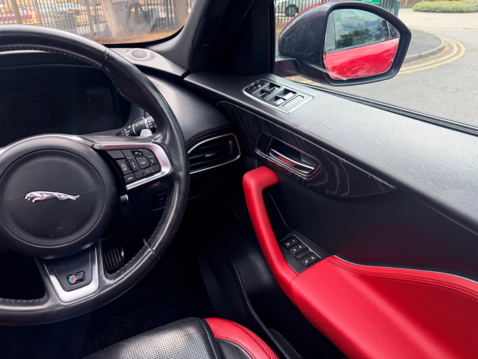 Jaguar F-PACE SUV 3.0 V6 S SUV  Petrol Auto AWD Euro 6 (s/s) (380 ps 2017 — photo 15