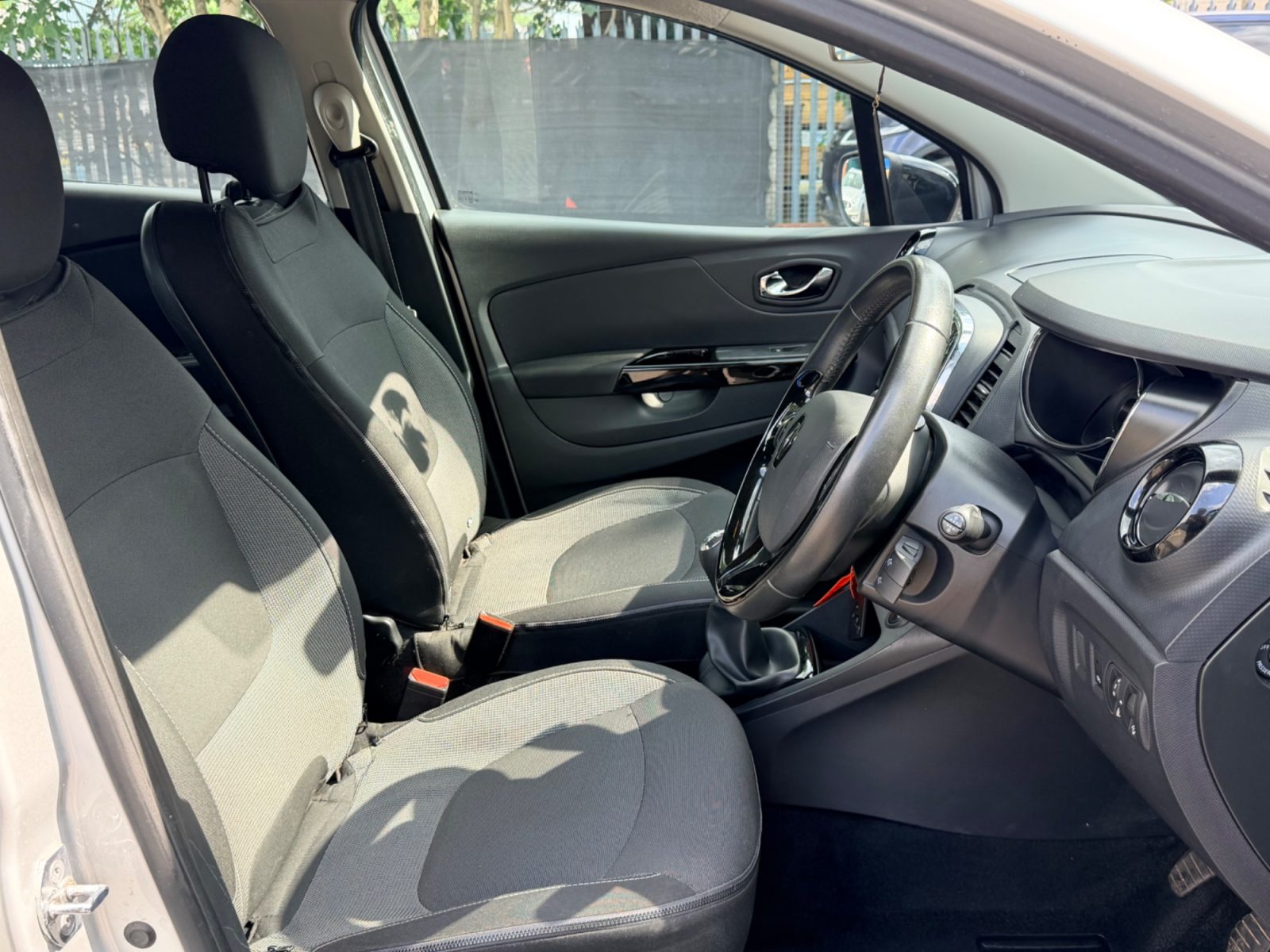 Renault Captur Dynamique Nav 0.9 TCe ENERGY Dynamique Nav Euro 6 2015 — photo 26