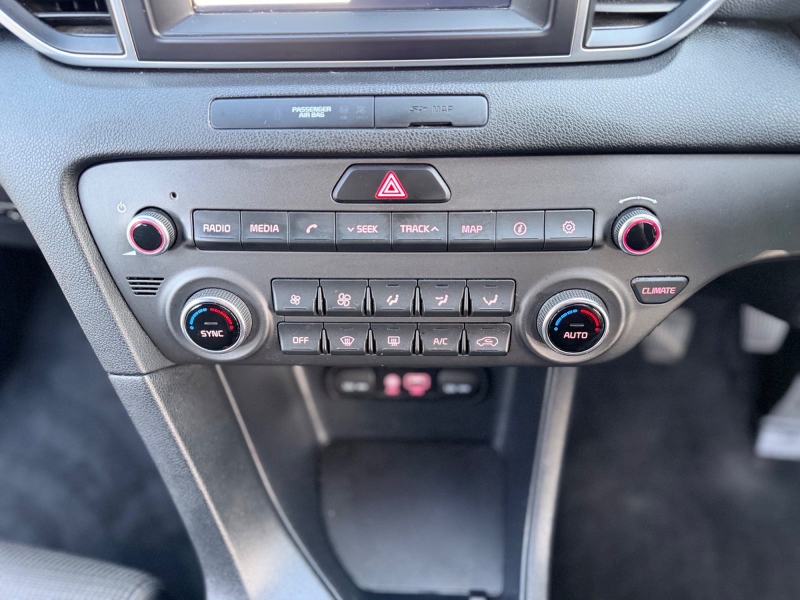 Kia Sportage 2018 — photo 75