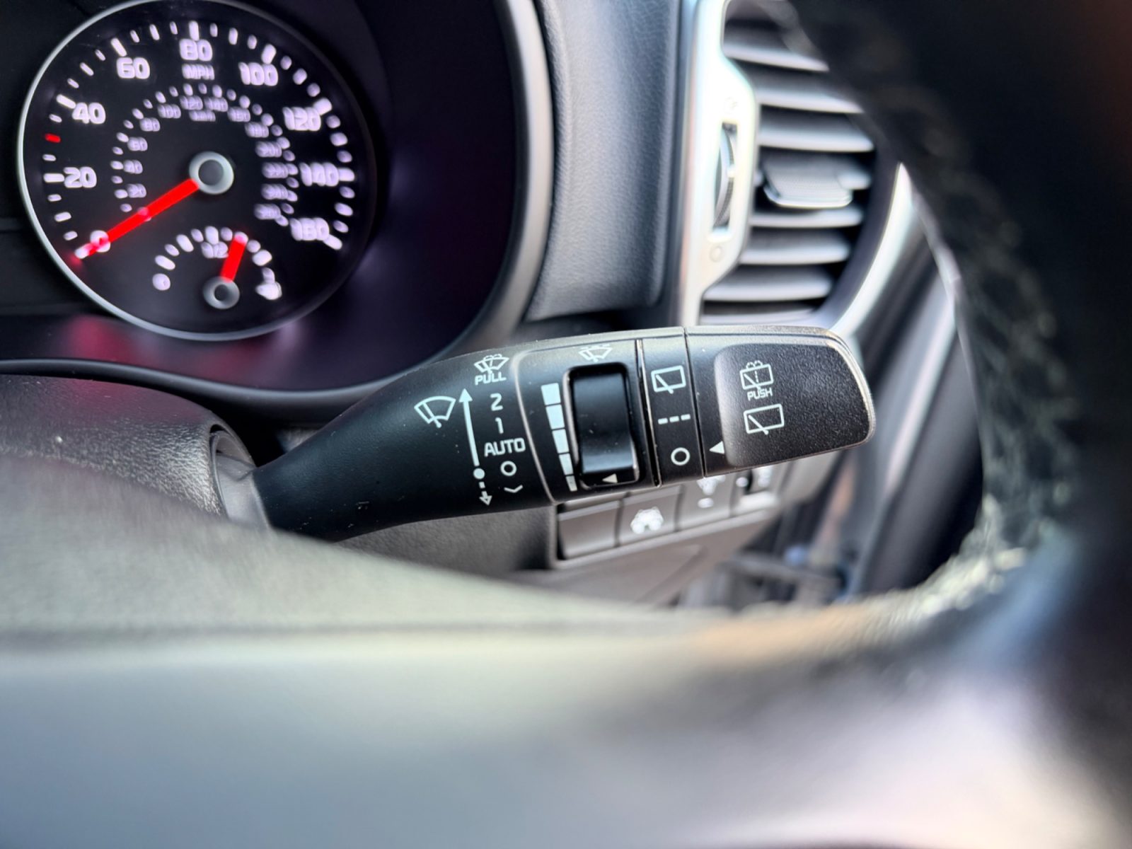 Kia Sportage 2018 — photo 21