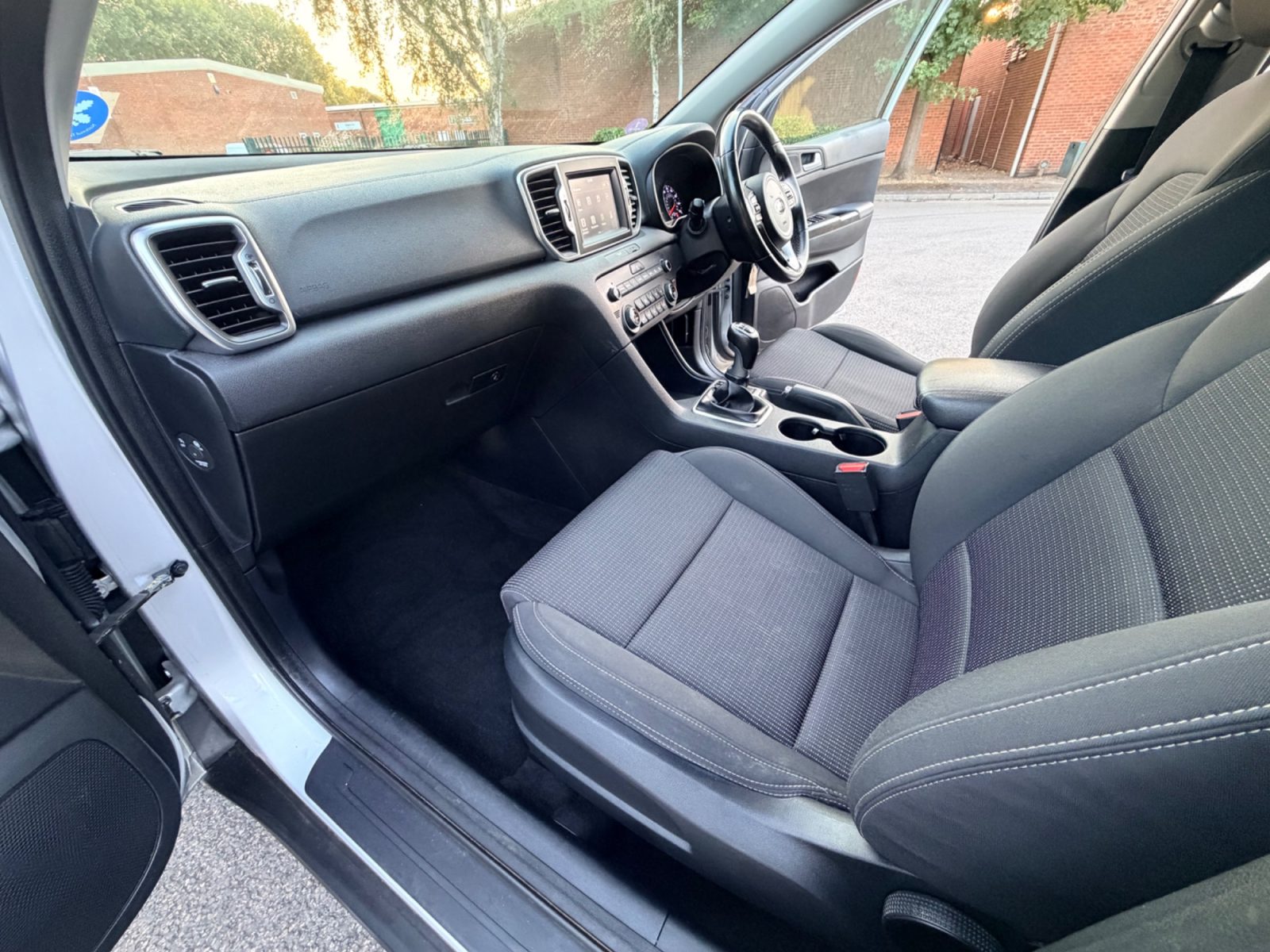 Kia Sportage 2018 — photo 64