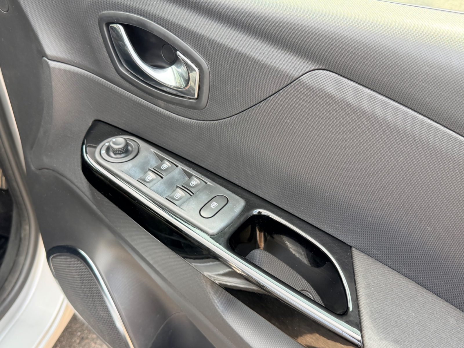 Renault Captur Dynamique Nav 0.9 TCe ENERGY Dynamique Nav Euro 6 2015 — photo 28