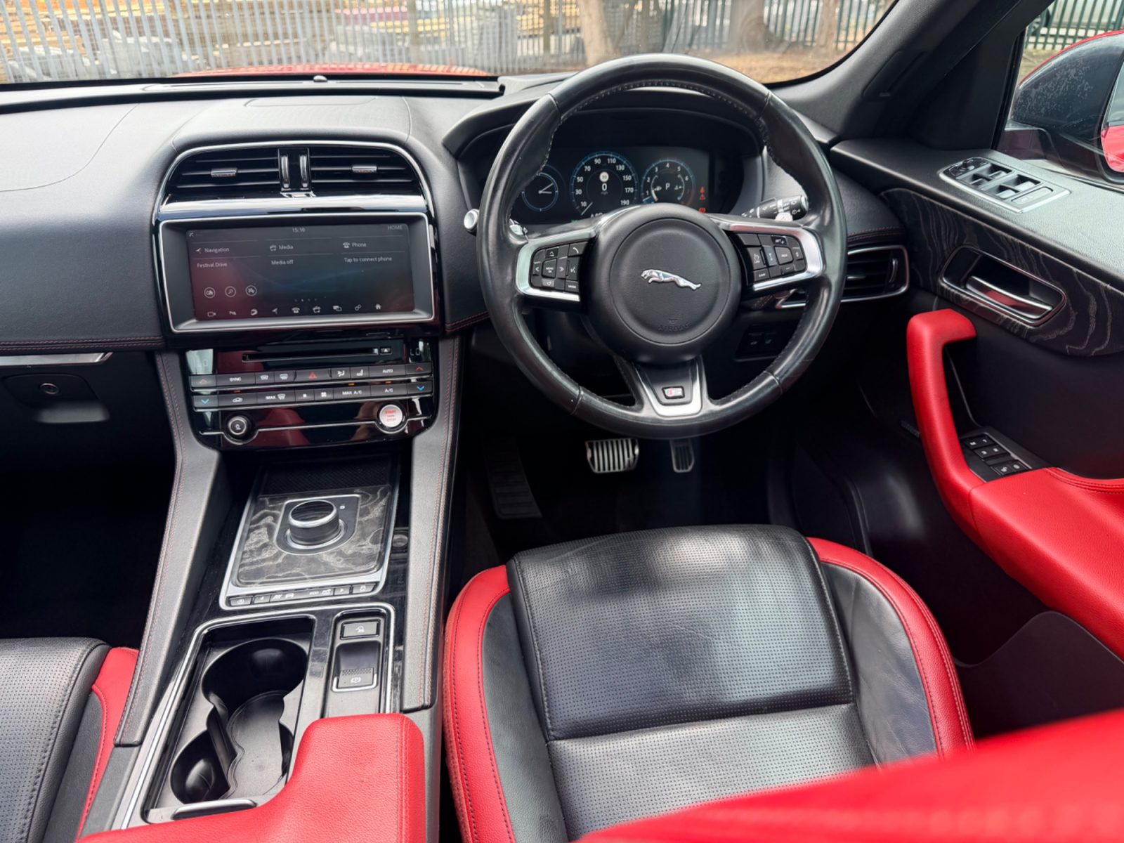 Jaguar F-PACE SUV 3.0 V6 S SUV  Petrol Auto AWD Euro 6 (s/s) (380 ps 2017 — photo 12