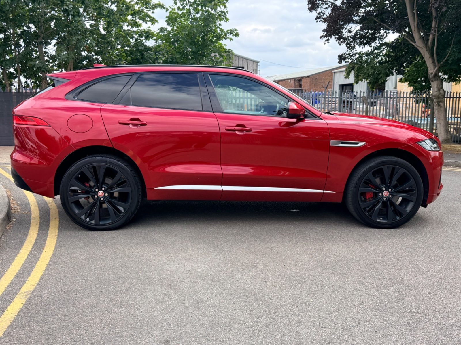 Jaguar F-PACE SUV 3.0 V6 S SUV  Petrol Auto AWD Euro 6 (s/s) (380 ps 2017 — photo 6