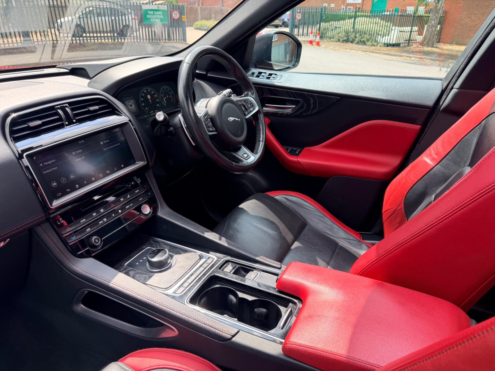 Jaguar F-PACE SUV 3.0 V6 S SUV  Petrol Auto AWD Euro 6 (s/s) (380 ps 2017 — photo 18