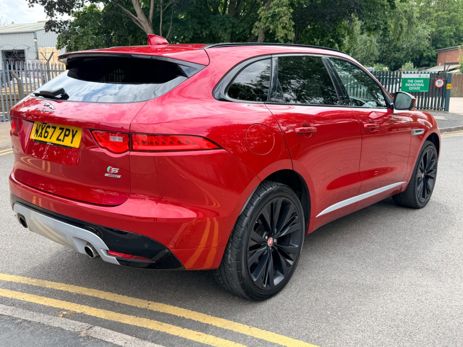 Jaguar F-PACE SUV 3.0 V6 S SUV  Petrol Auto AWD Euro 6 (s/s) (380 ps 2017 — photo 3