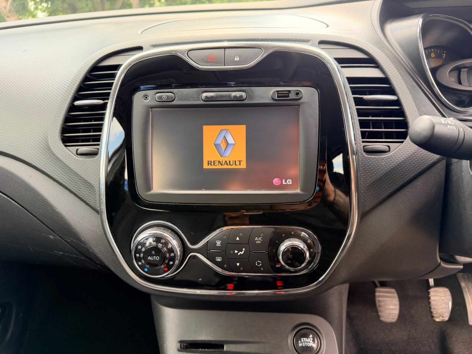 Renault Captur Dynamique Nav 0.9 TCe ENERGY Dynamique Nav Euro 6 2015 — photo 49