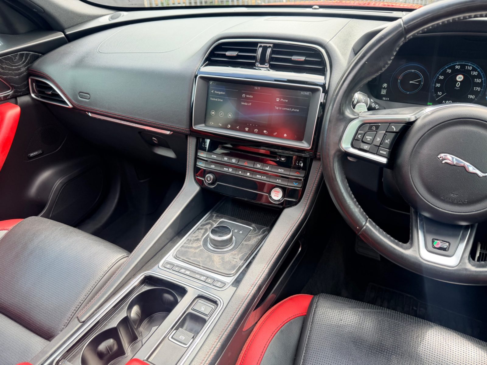 Jaguar F-PACE SUV 3.0 V6 S SUV  Petrol Auto AWD Euro 6 (s/s) (380 ps 2017 — photo 16