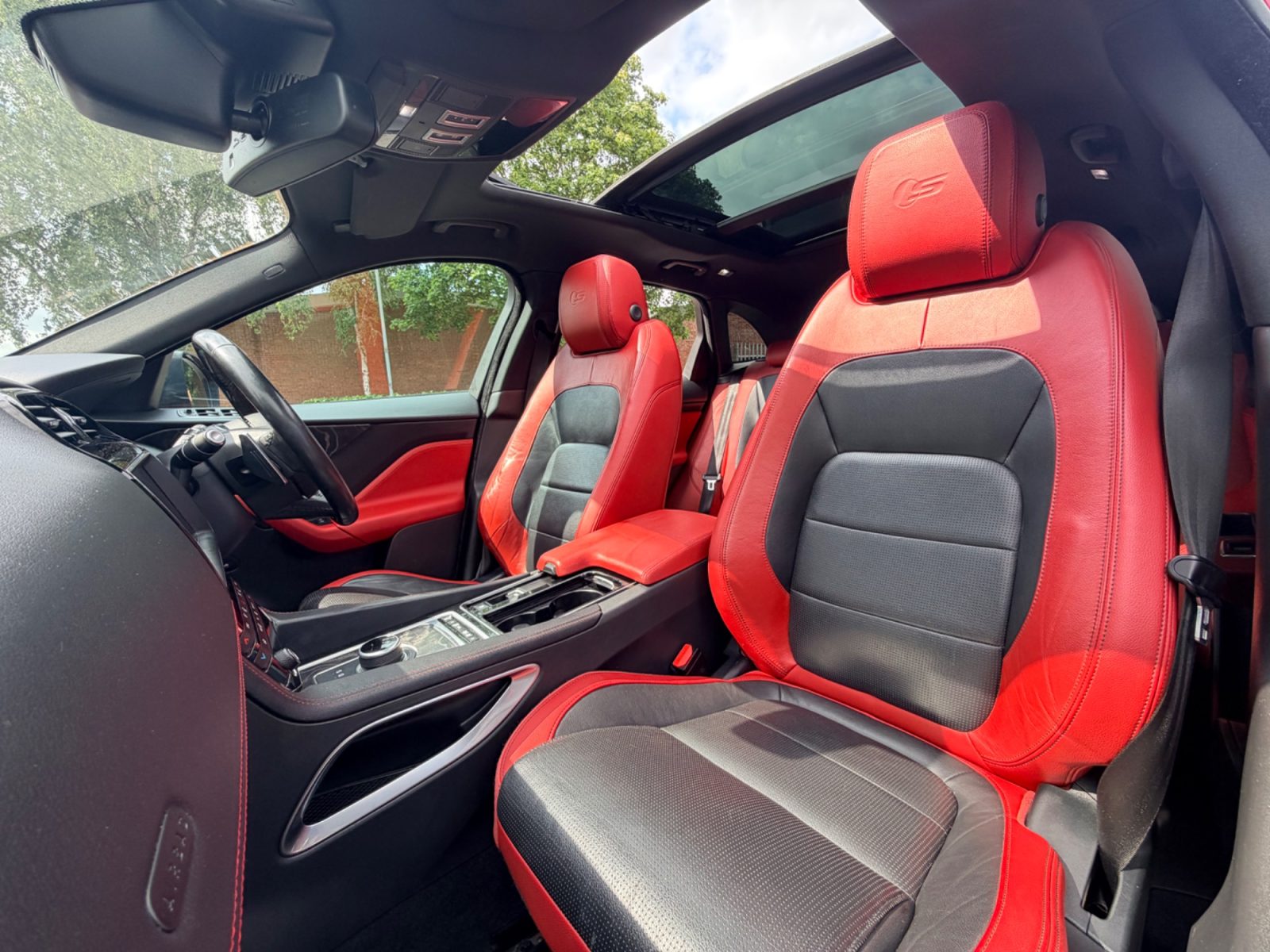 Jaguar F-PACE SUV 3.0 V6 S SUV  Petrol Auto AWD Euro 6 (s/s) (380 ps 2017 — photo 23