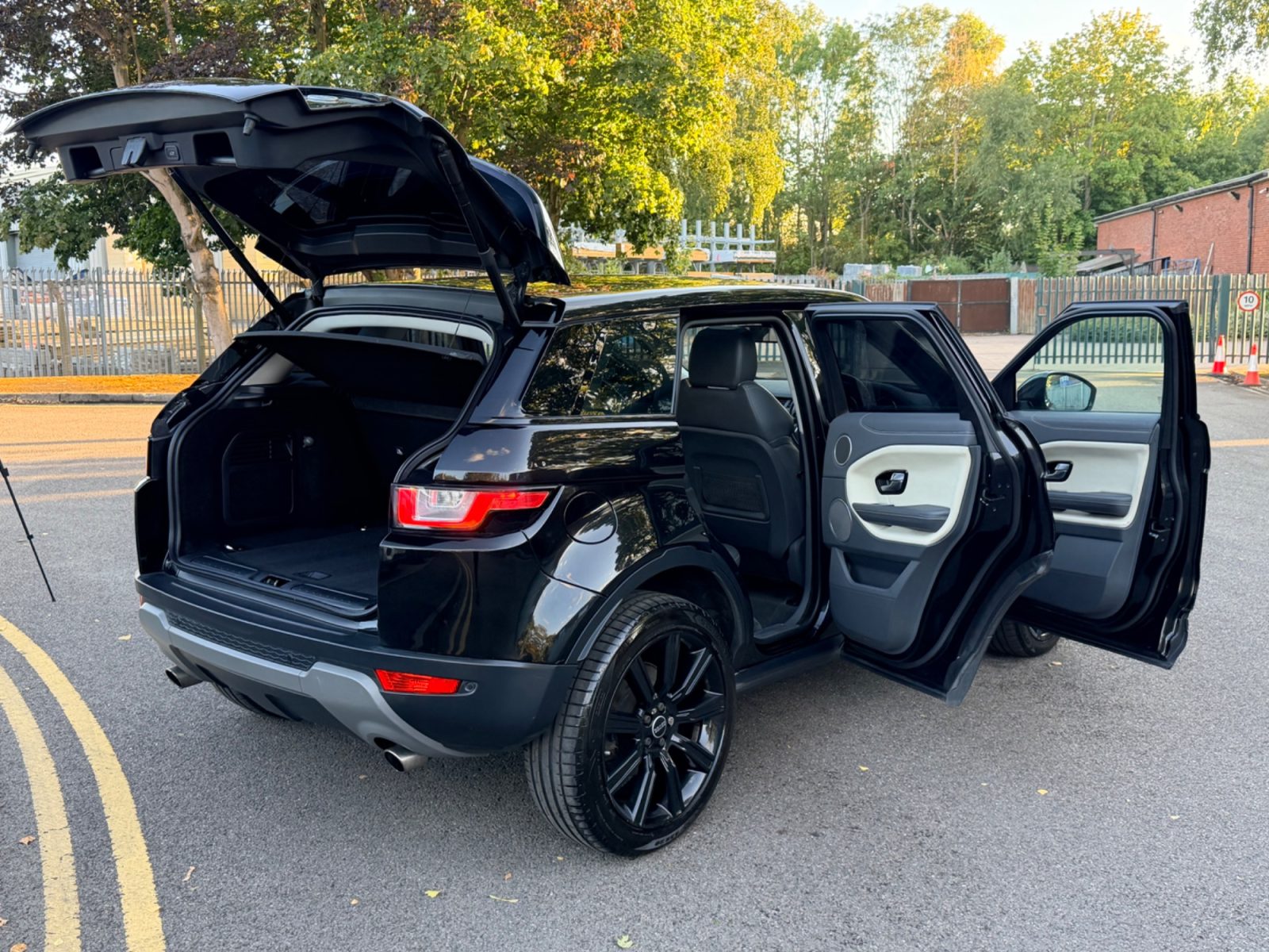 Land Rover Range Rover Evoque 2016 — photo 80