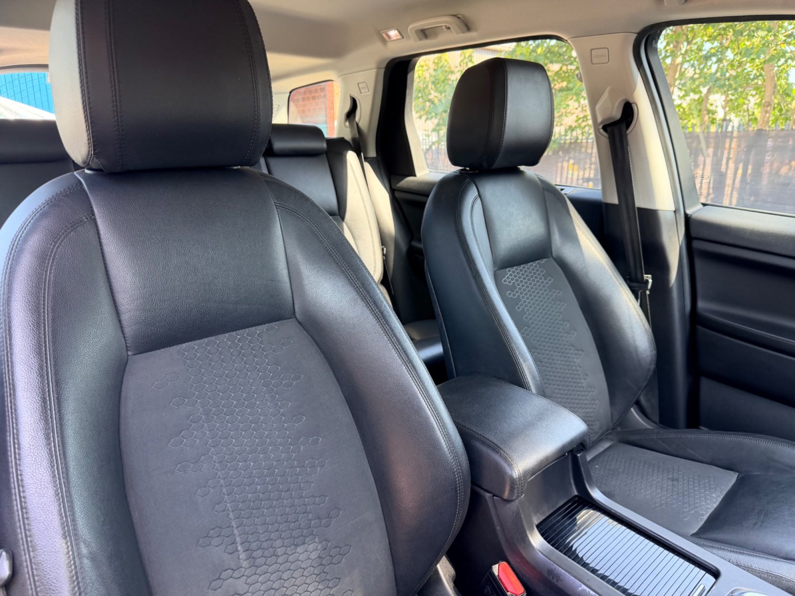 Land rover Discovery sport 2015 — photo 31