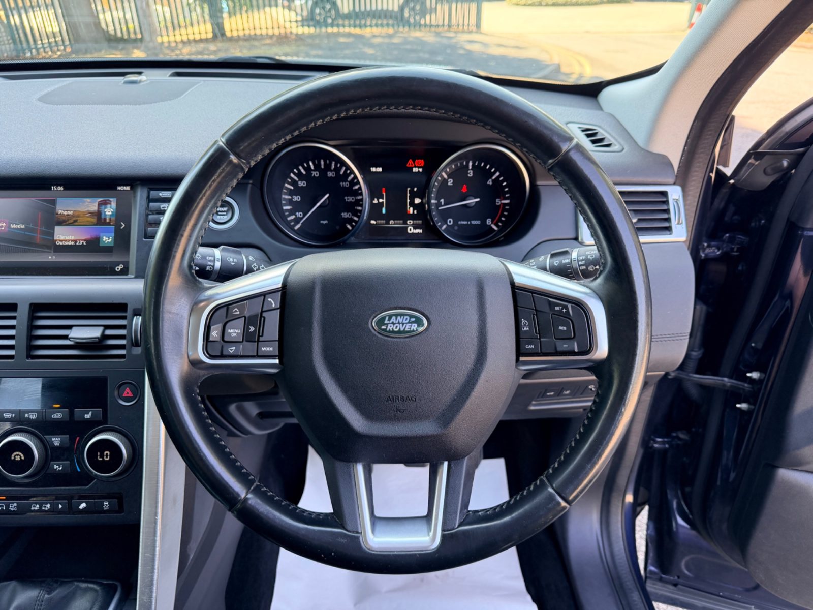 Land rover Discovery sport 2015 — photo 9