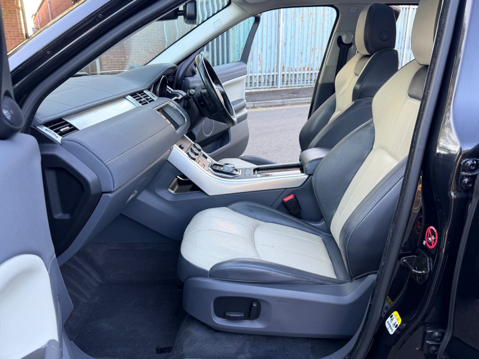 Land Rover Range Rover Evoque 2016 — photo 51