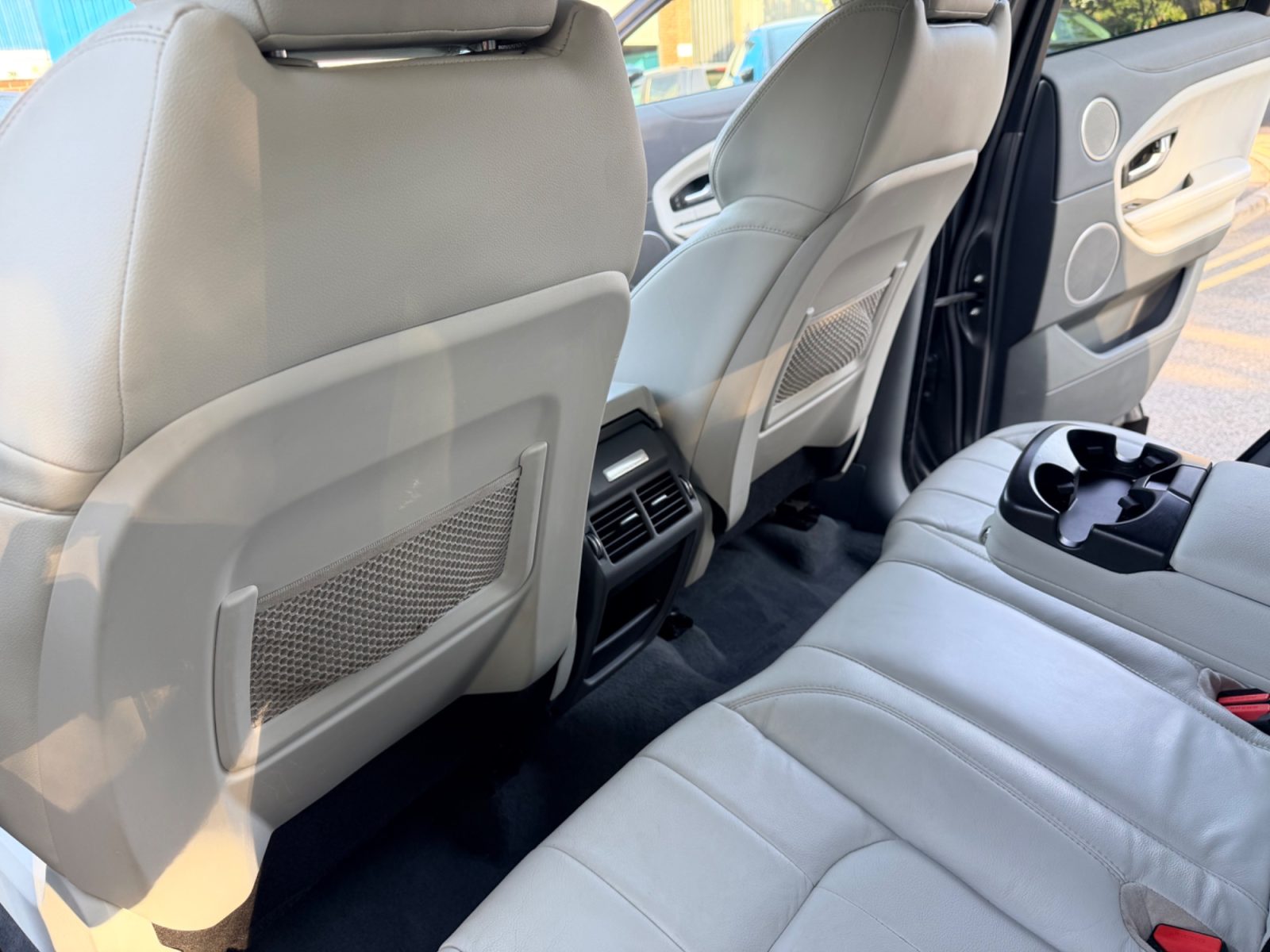 Land Rover — photo 39
