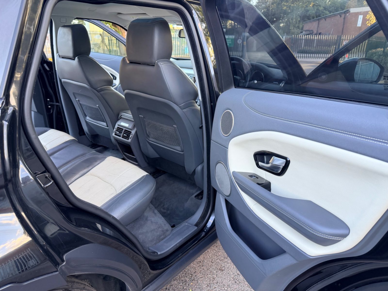 Land Rover Range Rover Evoque 2016 — photo 67