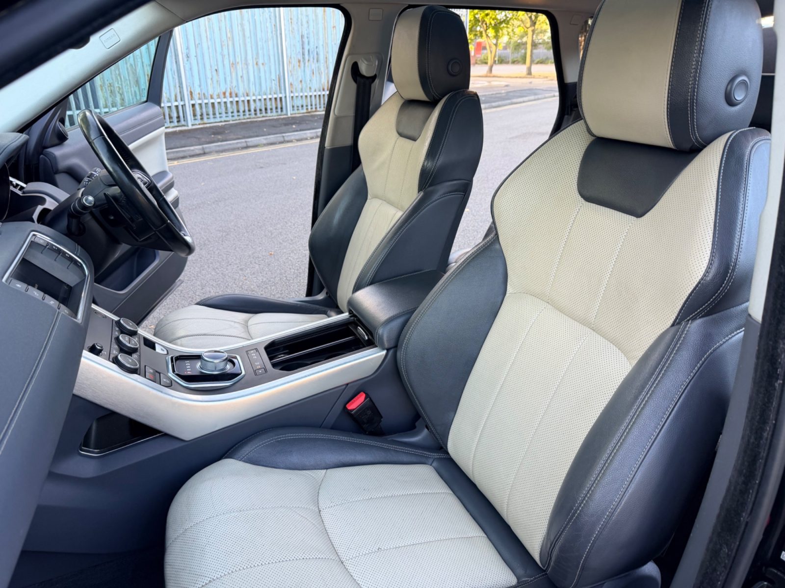 Land Rover Range Rover Evoque 2016 — photo 75