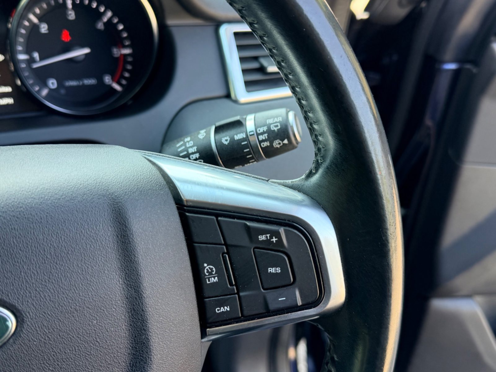 Land rover Discovery sport 2015 — photo 23